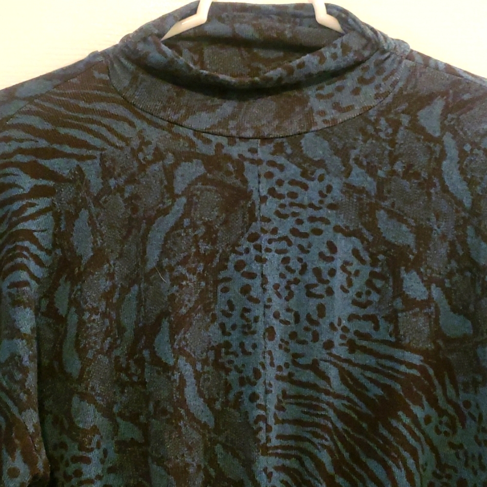 Beautiful color animal print top